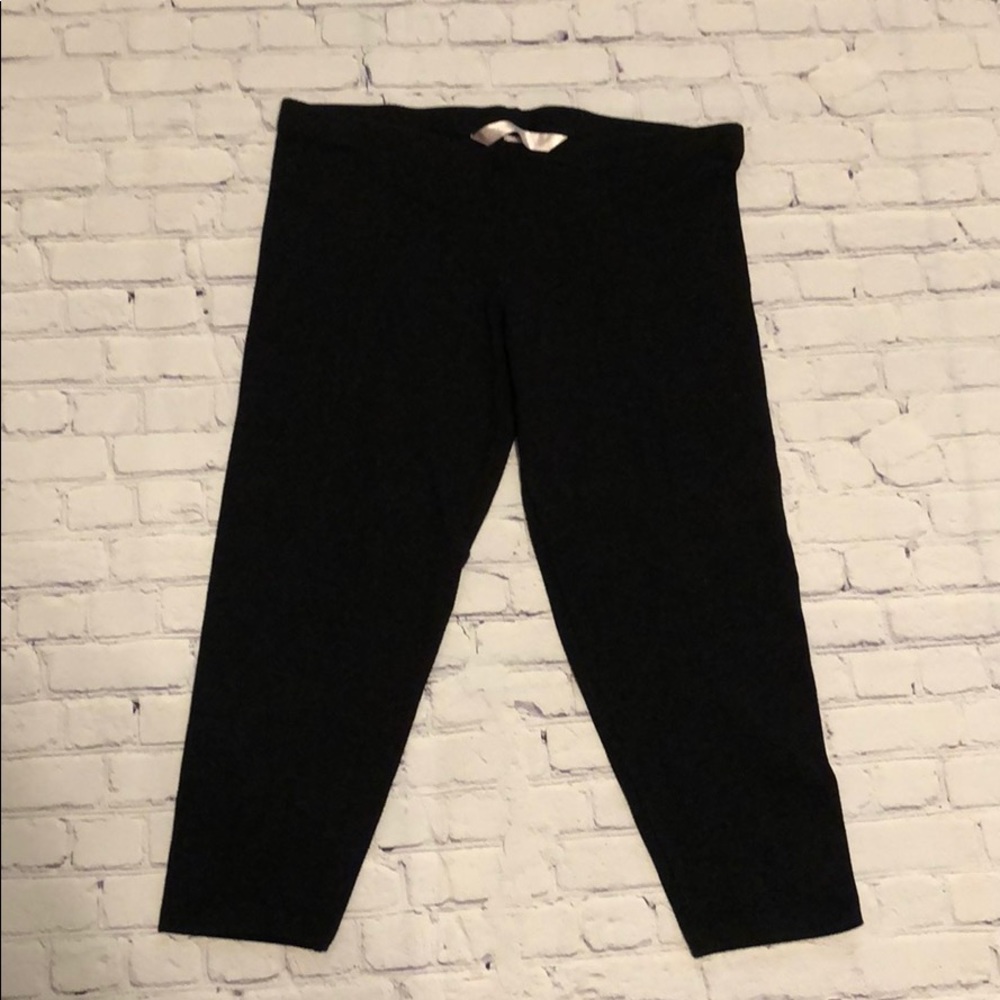 Victoria’s Secret cropped leggings, Sz lg. EUC.